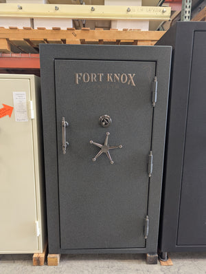 USED Ft. Knox Defender D6637 *Like New*